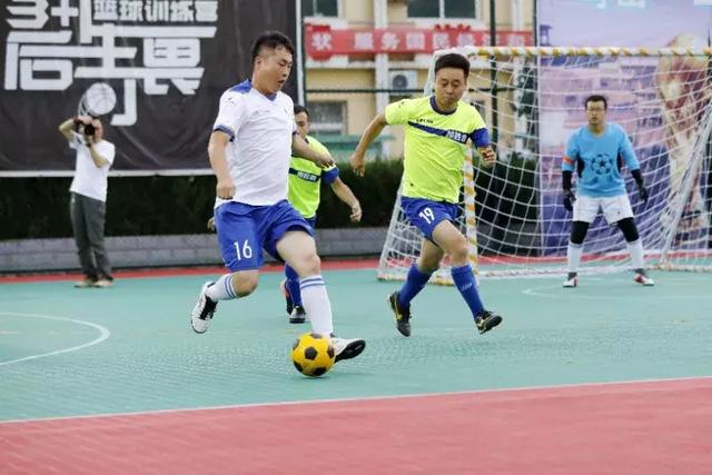 曼联财报显示票价上涨缓解了主场比赛减少的影响